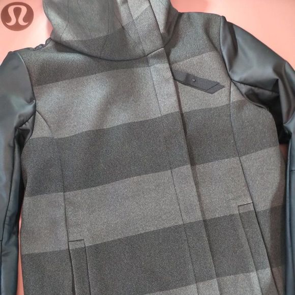 RARE Lululemon Brisky Biker Jacket - Picture 4 of 16
